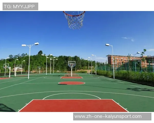 足球场与篮球场的尺寸对比及其在运动中的重要性分析