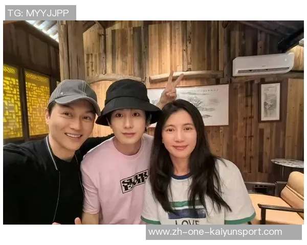 足球王岩的传奇之路：从草根球员到世界舞台的闪耀明星